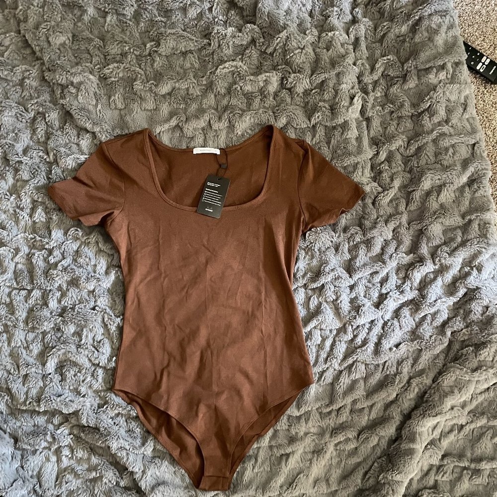 MANGDIUP Women's Scoop Neck Short Sleeve Long Sleeve T Shirts Basic Bodysuit